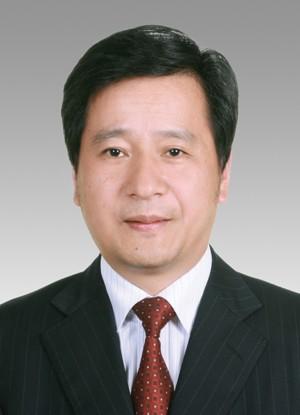 曾任绍兴团市委副书记,嵊县临城区副区长(挂职),绍兴市水利电力局副