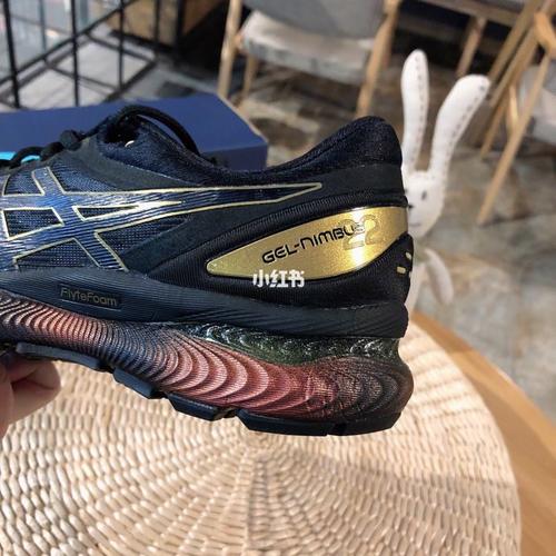 亚瑟士跑鞋_亚瑟士怎么样_跑鞋_鞋子_健身_慢跑_职场