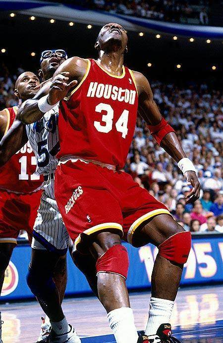 奥拉朱旺的nba生涯共12次入选 a href="#">nba全明星 /a>阵容,6次入选