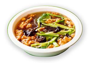 高平十大碗按顺序:鱿鱼汤,水白肉,核桃肉,水氽丸,天和蛋,软米饭,扁豆