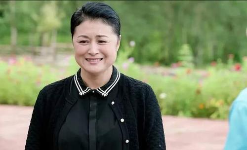 苦命的于月仙,长得漂亮却被父亲嫌弃,34岁才走红,50岁