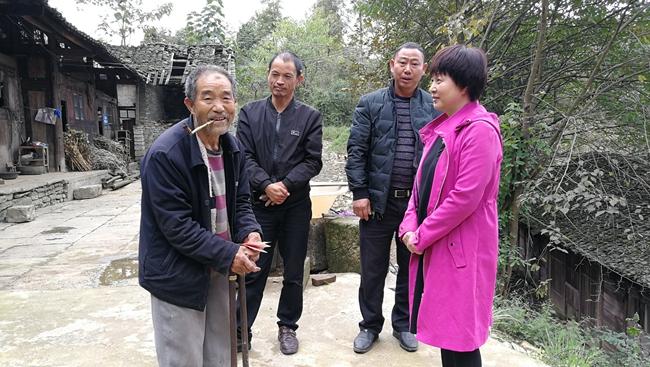 铜仁市公共资源交易中心深入思南县贫困村走访慰问残疾人和留守儿童