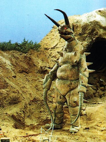 怪兽对mat》) 古代怪兽 双尾怪 地底怪兽 古敦 第七话 《怪獣レインボ