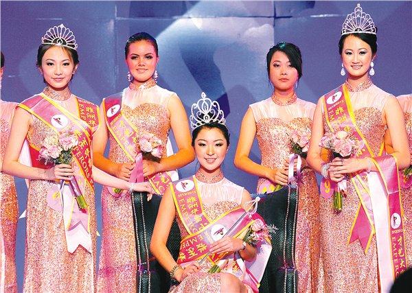 王嘉烨荣获2013非洲华裔小姐选美大赛冠军