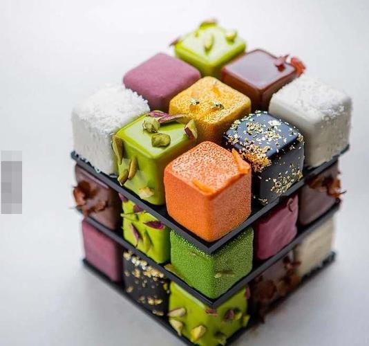 顶尖甜点师贪玩制魔术方块蛋糕, 红到每人生日都说要吃这一款