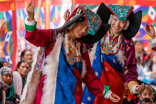 娶了印度太太的上海博主:印度魅力在于文明与愚昧的对