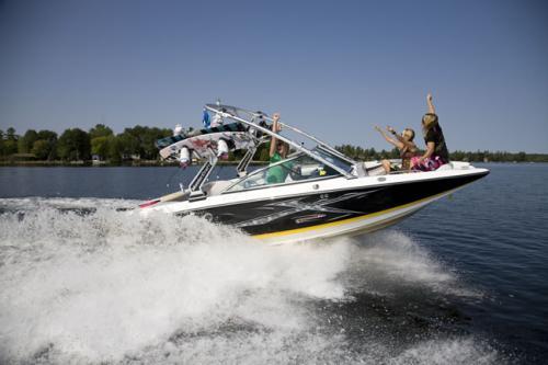 时速120公里大飞快艇