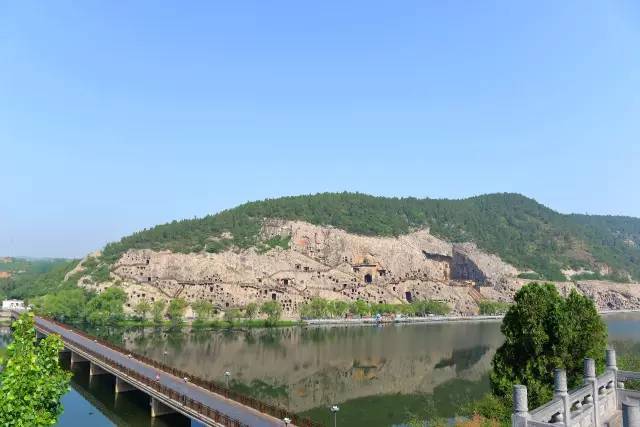 【微旅游】龙门石窟,陪着母亲上心香,品美食,听孝义故事