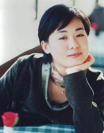 牧马人女主丛珊爆红后遭人妒忌无奈出国如今过得怎样