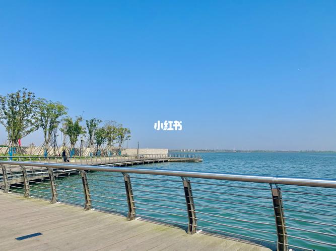 滴水湖_景点_南汇嘴观海公园攻略_滴水湖_骑车_出行_人文风光展示
