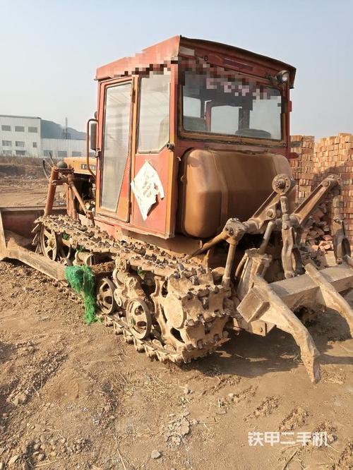 一拖东方红-c1002推土机