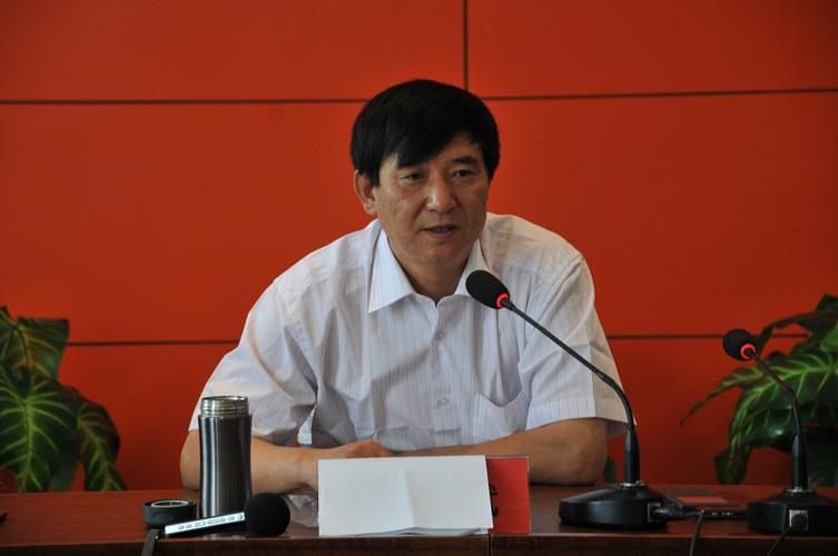 会议由市农牧局副局长杨国星主持,首先任丘市副市长王占强代表任丘市