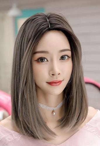 可能不是很好看的女生发型,中分显老,黑长直俗气,你还在留吗?