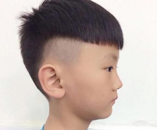 男童圆脸适合什么发型