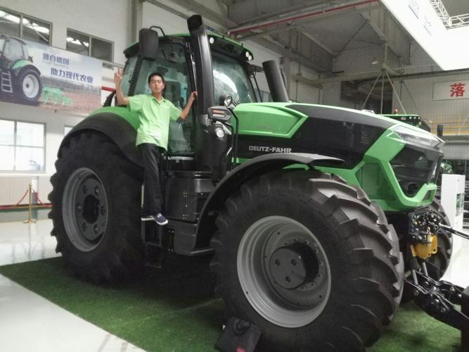 价格为200万,9340是道依茨法尔拖拉机里面最高端的一款