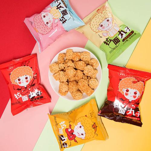 集香草拉面丸子1小包装香辣干脆面混合味网红休闲小零食品干吃面膨化