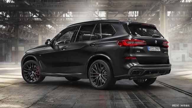 2022款宝马x5blackvermilion黑化特别版黑红配色金属车漆