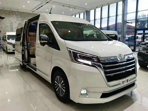 2021款丰田海狮改装商务车为了提供给我们舒适的乘车环境,车内采用最