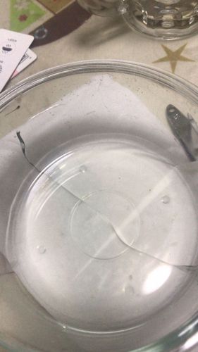 家里的玻璃碗突然出现裂缝,保证没有摔过