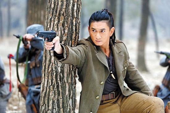 "战狼"吴奇隆最爱用短刀