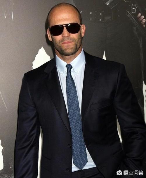 为啥很多秃头的人宁愿留周围一圈头发也不剃成光头呢