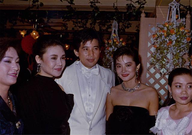 1972年,秦汉妻子邵乔茵已经怀孕8个月,他却对林青霞"流连忘返"