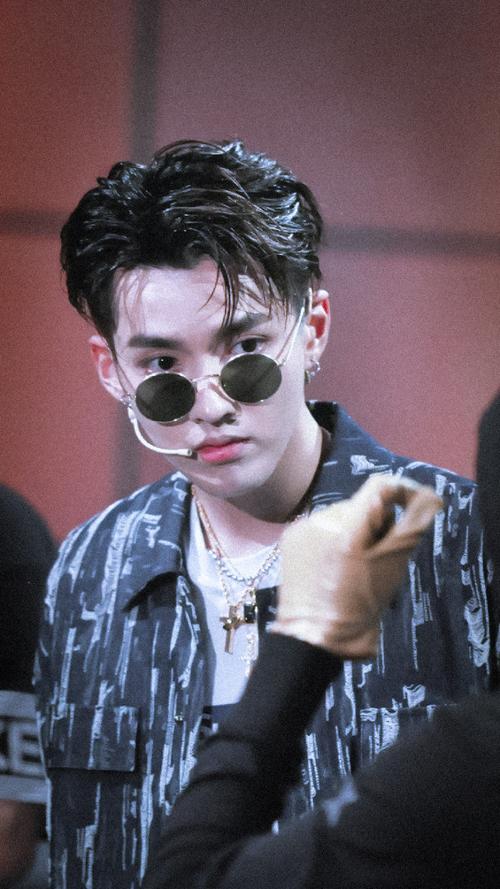 吴亦凡 中国有嘻哈 壁纸 帅