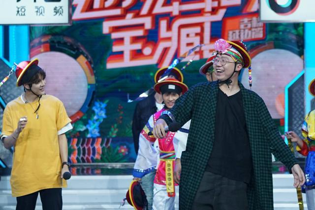 武艺李诞《天天向上》学跳特色象帽舞逗笑全场 钱枫现场"被相亲"