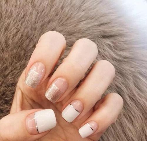 冬日简约美甲图片 冬季大气美甲图片