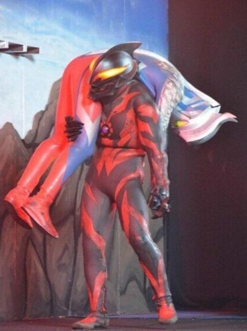 动漫同人小说 赛罗奥特曼黑化 40l:我们不是在聊cp吗?