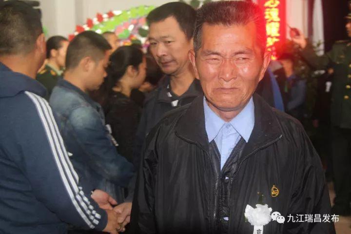 马剑明介绍革命烈士鲁信的生平事迹江西省消防总队副总队长万德庭宣读