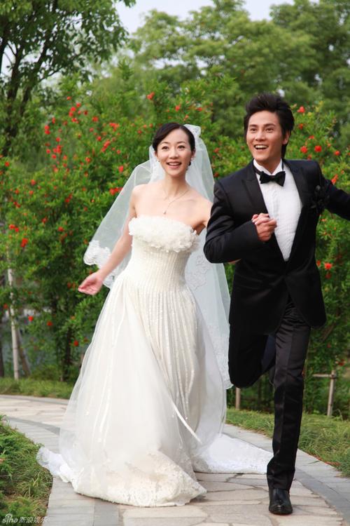 《偏偏爱上你》韩雪丁子峻演绎浪漫婚礼照