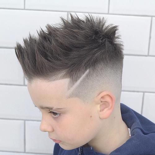 原创新时尚小帅哥发型,越剪越有型,妈妈们请为你儿子收藏了