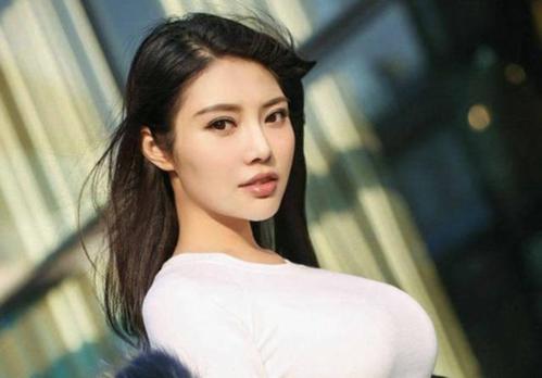 "椰汁女神"徐冬冬的性感蜕变史,和她身边不得不说的两