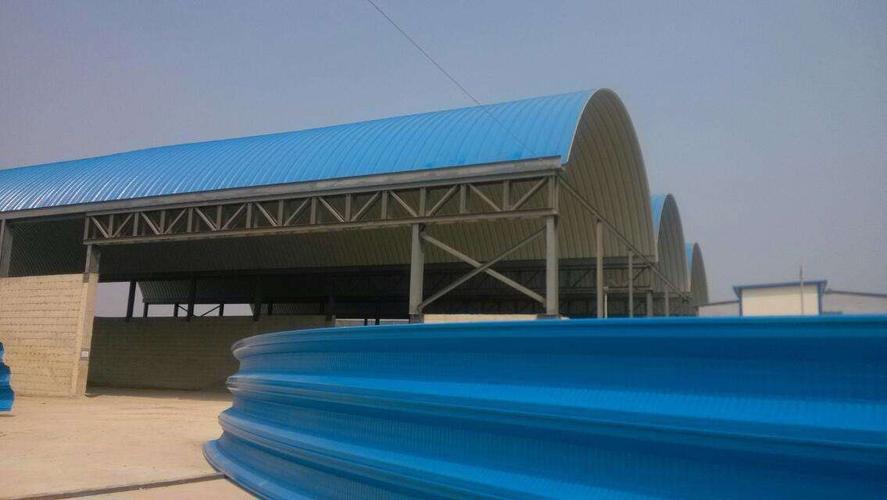 2021好消息哈巴河县拱形牛棚厂家