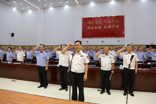 南宁市副市长,市公安局党委书记,局长秦运彪带领市局党委班子成员以及