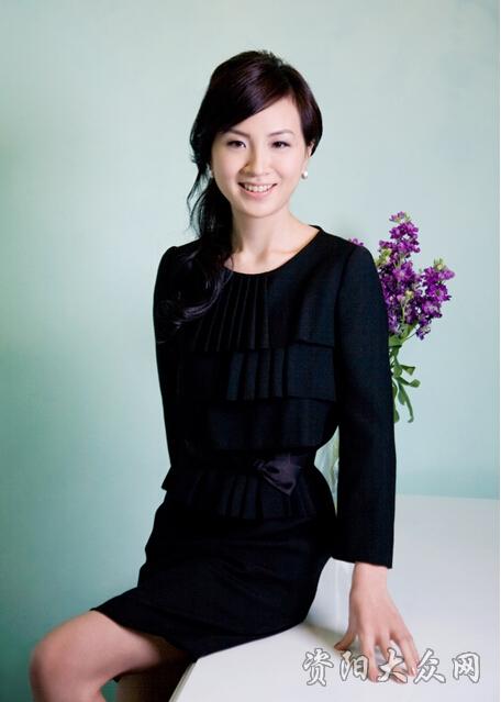 上海电视台知名主持人赖丹丹倾情主持资阳大众网第八届网友大会