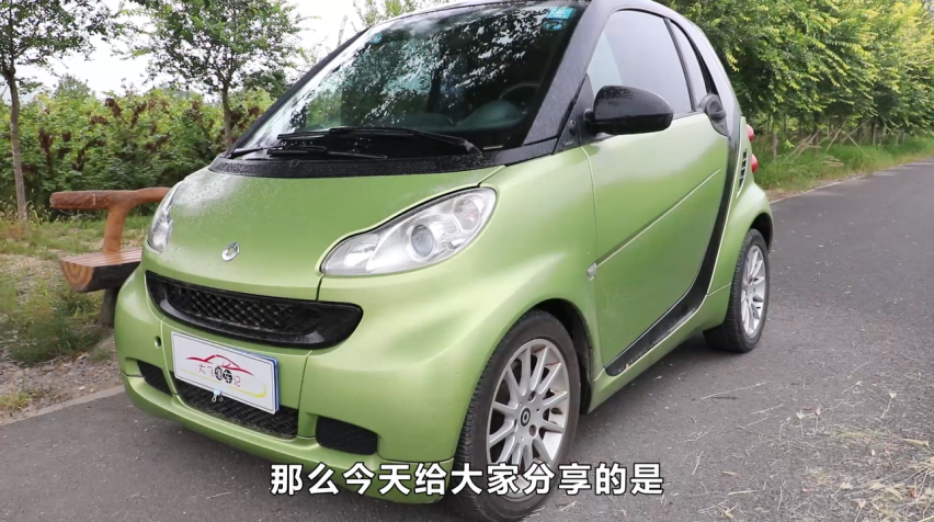 与众不同的奔驰代步车smart,车型小配置高,适合女生城市里