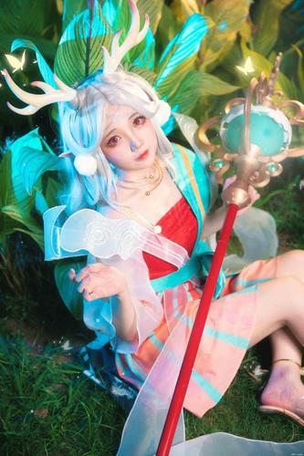 cos:王者荣耀瑶,遇见神鹿,非常漂亮的小姐姐