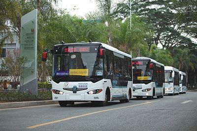 深圳"自动驾驶巴士"试行存法律困境