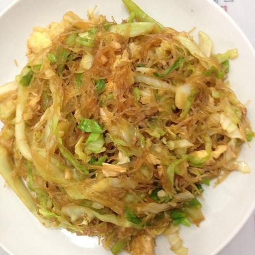 薇妈美食做的包菜粉丝炒鸡蛋