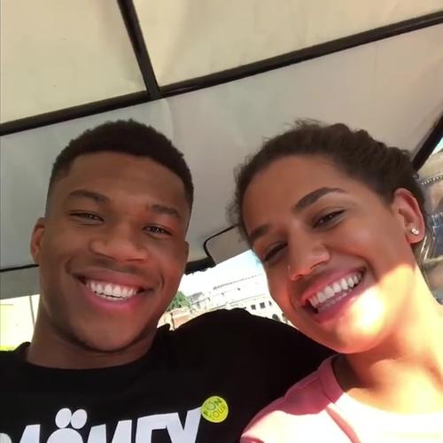 字母哥发甜蜜视频祝女友生日快乐