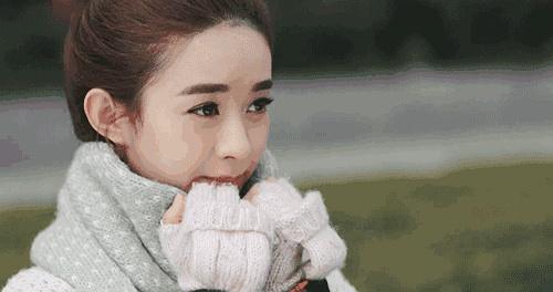 变身迷妹花痴表情也十分到位