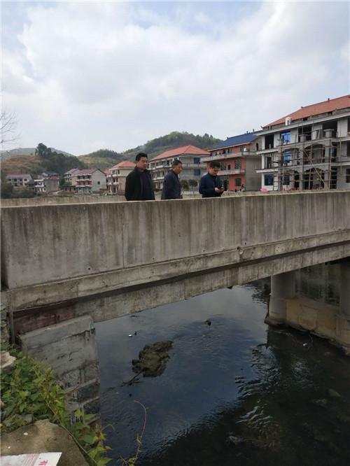 湖南涟源白马镇积极开展河道巡查落实"河长制"