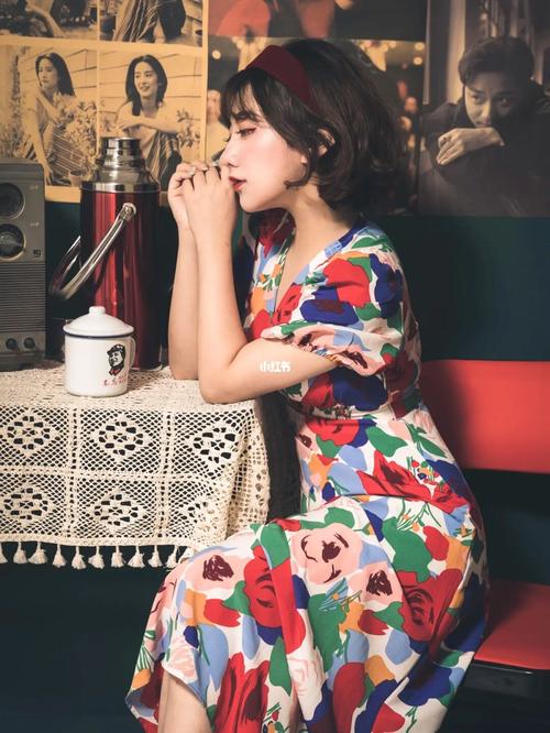 绝版复古港风美女get!|在逃公主换装自拍馆_休闲玩乐