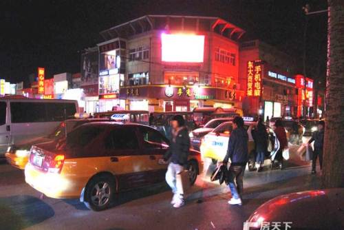 房主直租京东燕郊超大人流量繁华核心步行街旺铺送户外大型广告位