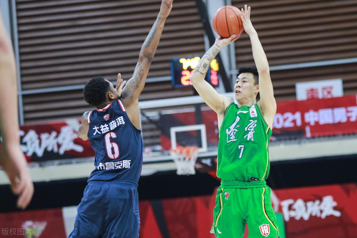 基因强大,辽宁男篮小将张镇麟如此优秀是有原因的