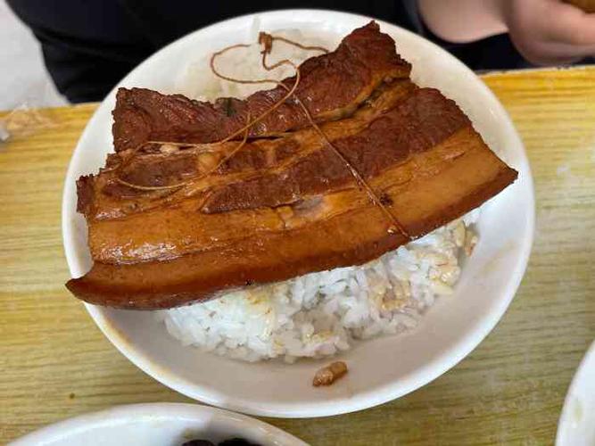 老济南药膳把子肉(周公祠分店)-"位置:三圣街,五龙潭