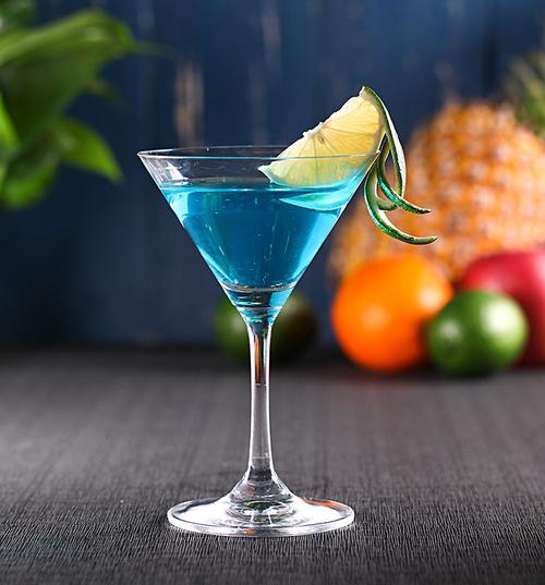  p>苏格兰苏打(scotch soda),这款鸡尾酒的名字来源于它的两种原料: a