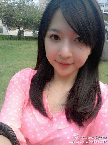 姓名:爱女张静